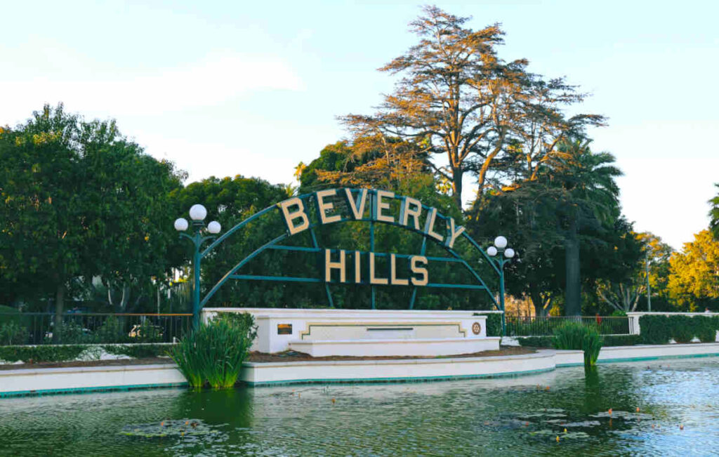 beverly-hills-sign-pond